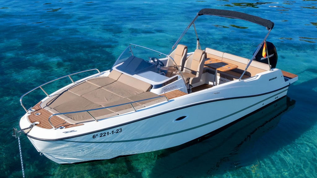 Alquiler-Quicksilver-755-Sundeck-Dana-2026
